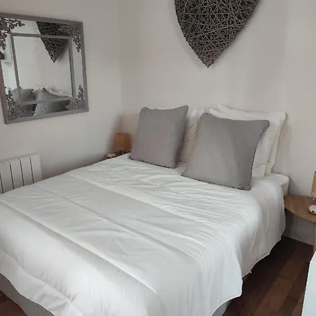Au Bord Du Apartment *